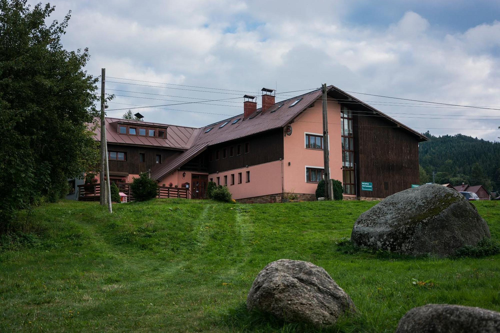 Hacienda Cert Kořenov Esterno foto